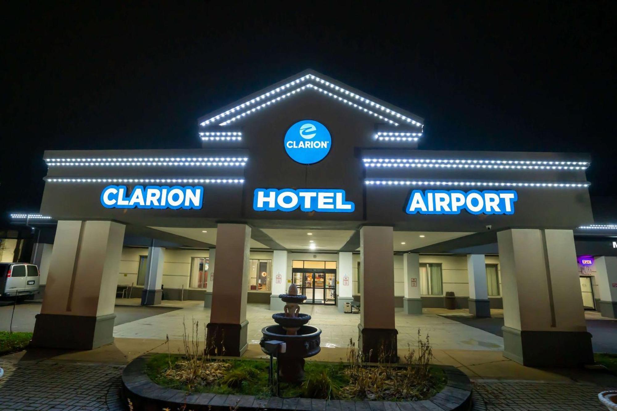 Clarion Hotel Detroit Metro Airport Romulus Exterior photo